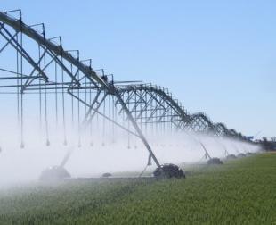 VODAR时针式喷灌机 高效农业灌溉的可靠选择